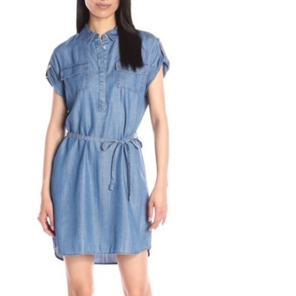 Denim dress, does not have belt.
